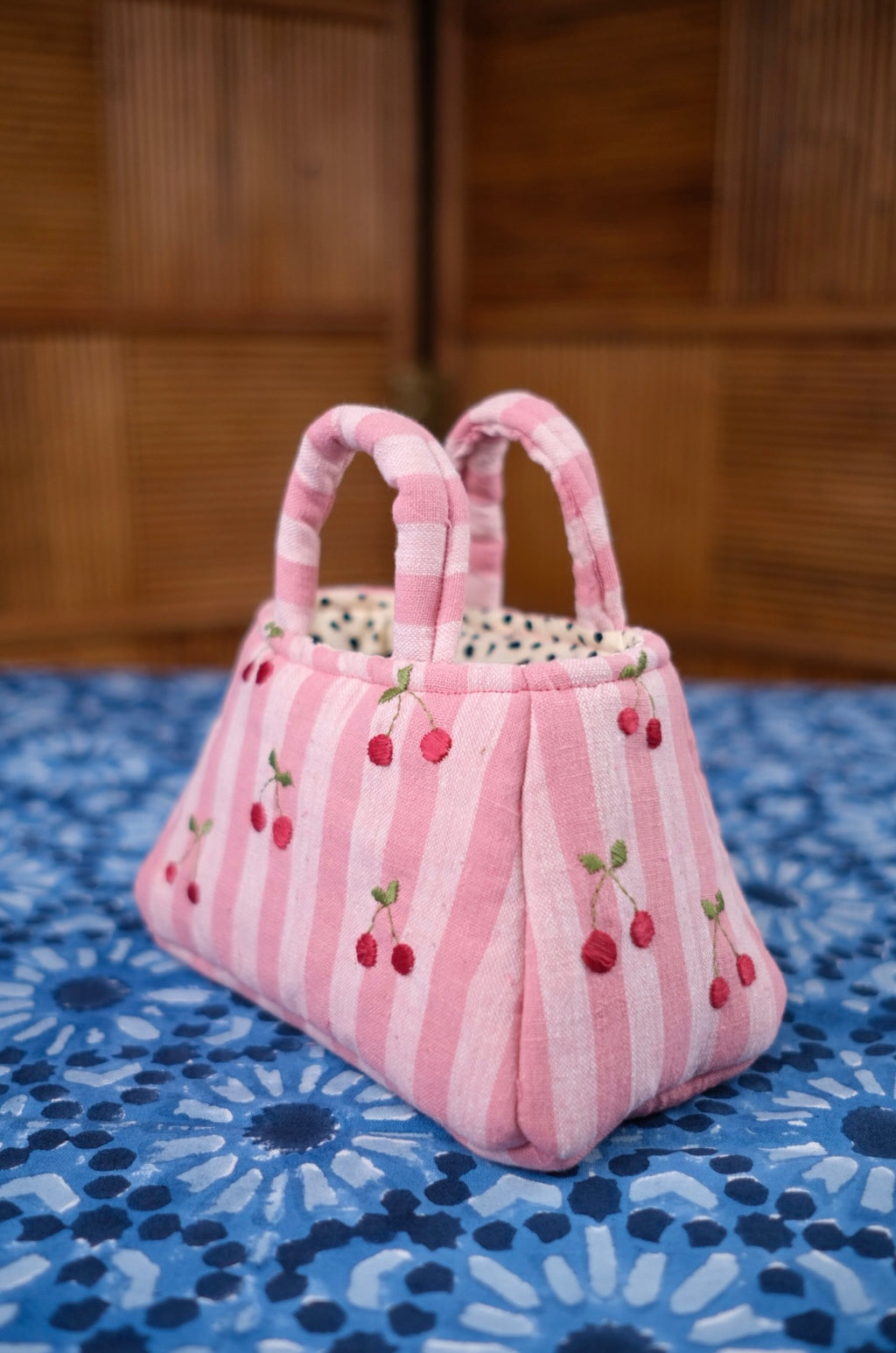 The hand embroidered Cherry tote bag Pink