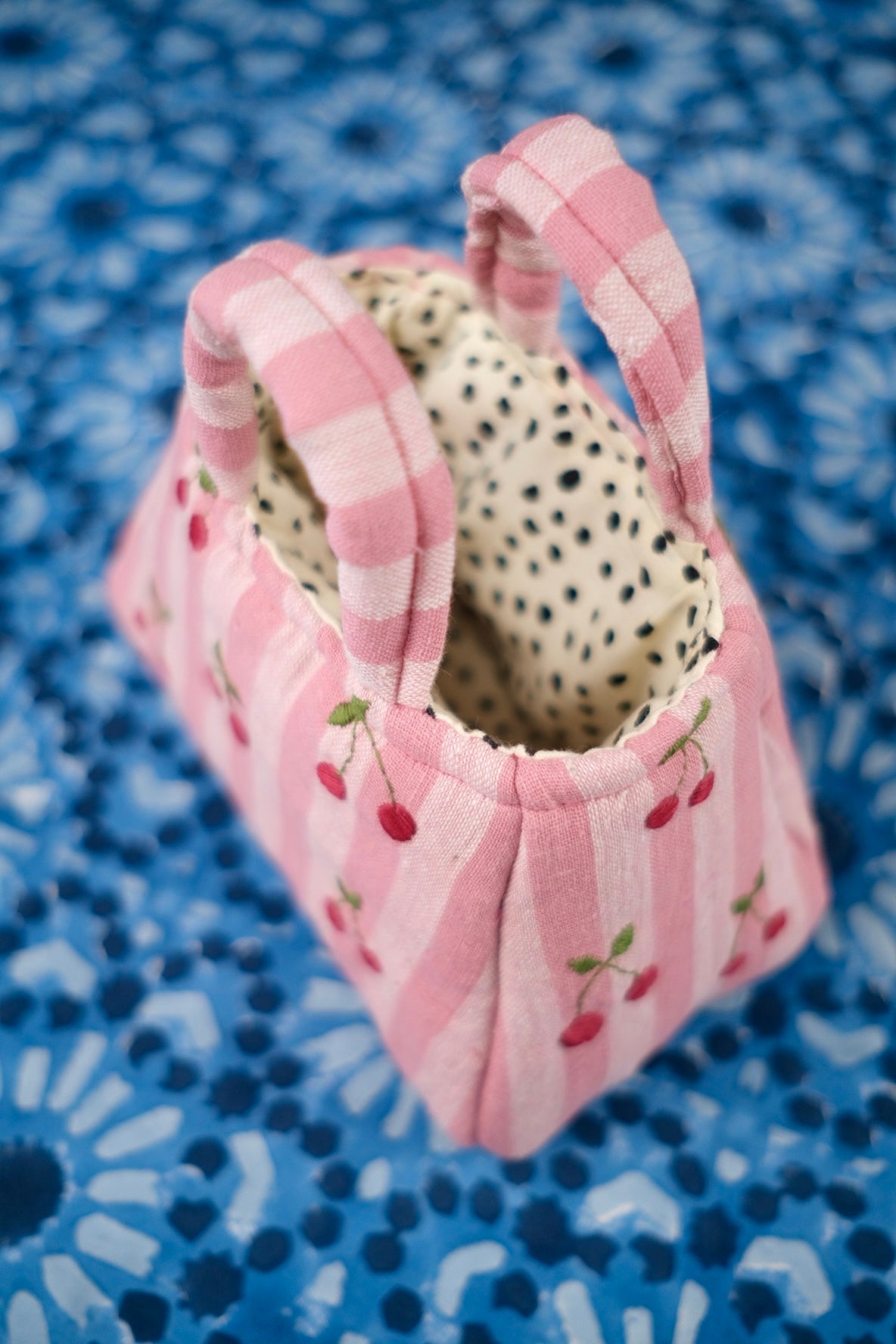 The hand embroidered Cherry tote bag Pink